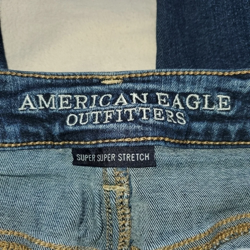 AEO AMERICA EAGLE OUTFITTERS SKINNY JEANS